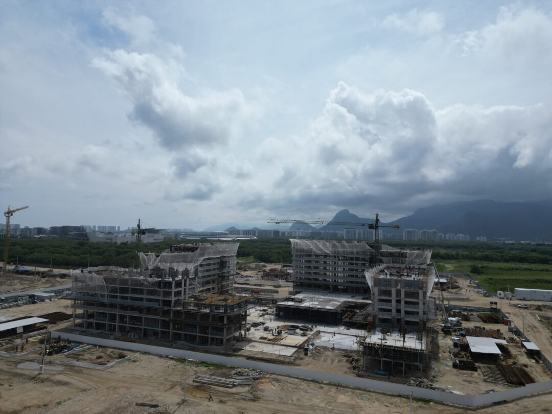 Evolução da obra do projeto Arte Jardim da Calper no Cidade Arte Barra, na Barra da Tijuca, Rio de Janeiro em Dezembro 2025