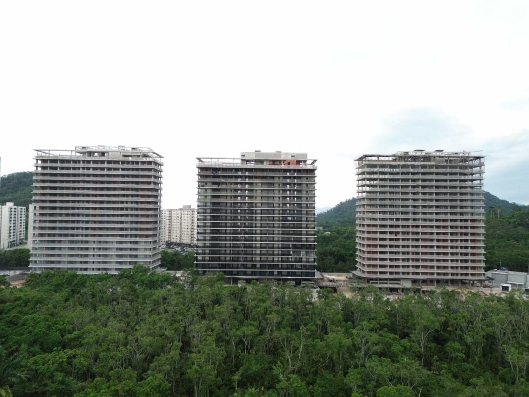 Fachada da obra do projeto Murano Residencial da Calper na Barra Olímpica Rio de Janeiro em Janeiro 2026.